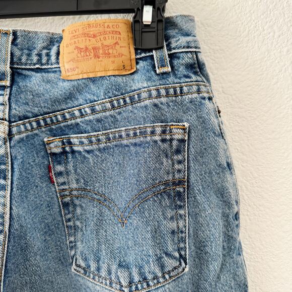 Levi’s 550 Relaxed Fit Tapered Leg Light Wash Jeans Women’s 10 Petite Short 90s - Picture 5 of 6